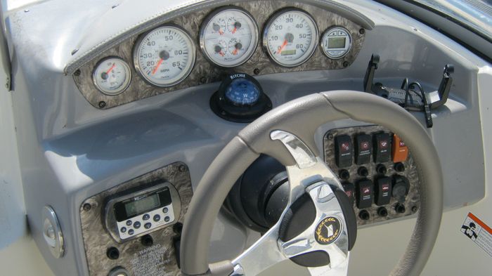 2012 stingray sport cuddy Photo 10 of 10