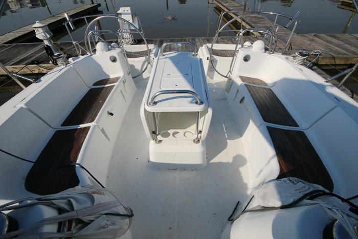 2009 Jeanneau 44i Photo 3 sur 11