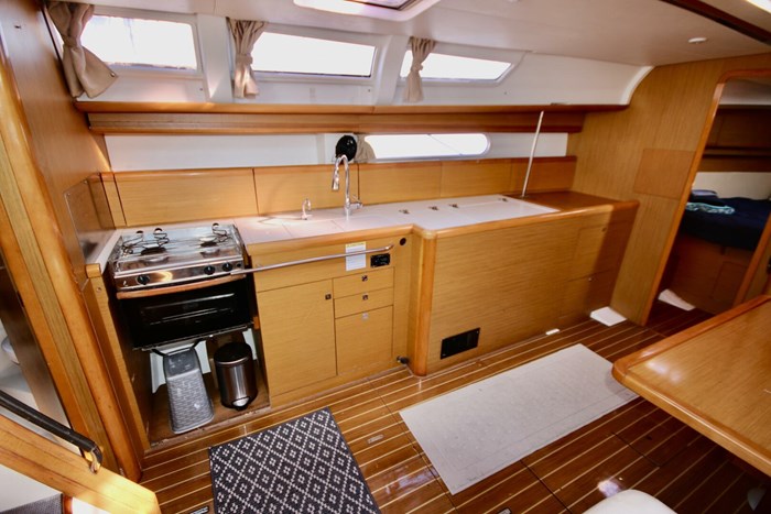 2009 Jeanneau 44i Photo 7 sur 11