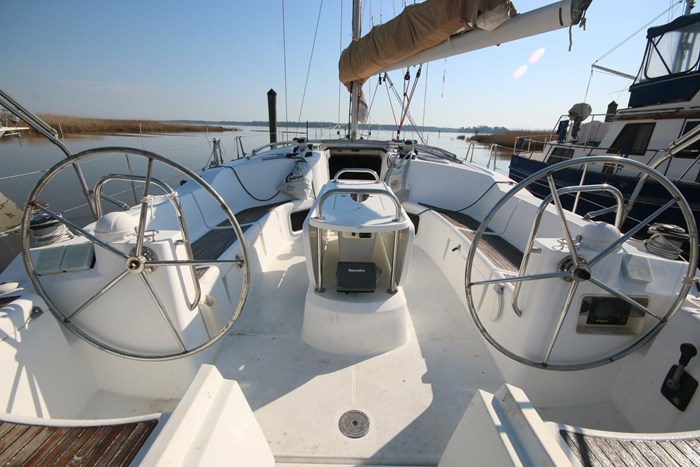 2009 Jeanneau 44i Photo 2 sur 11