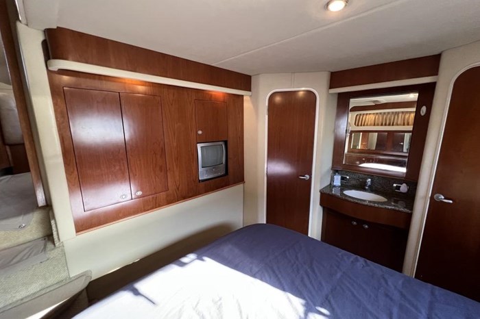 2005 Sea Ray 390 Motor Yacht Photo 29 sur 42