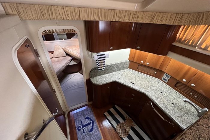 2005 Sea Ray 390 Motor Yacht Photo 22 sur 42