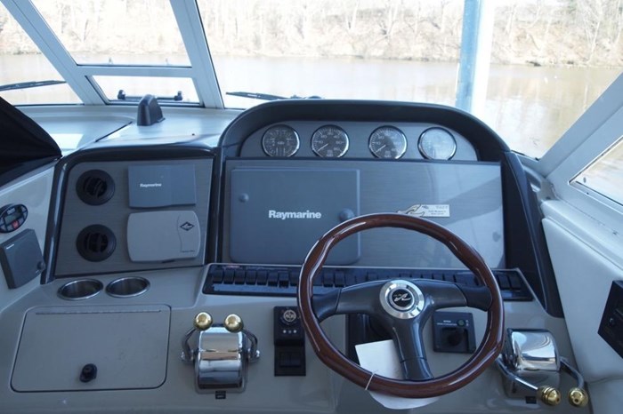 2005 Sea Ray 390 Motor Yacht Photo 6 sur 42