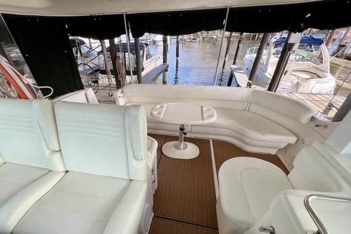 2005 Sea Ray 390 Motor Yacht Photo 9 sur 42