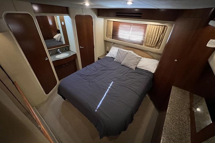 2005 Sea Ray 390 Motor Yacht Photo 27 sur 42