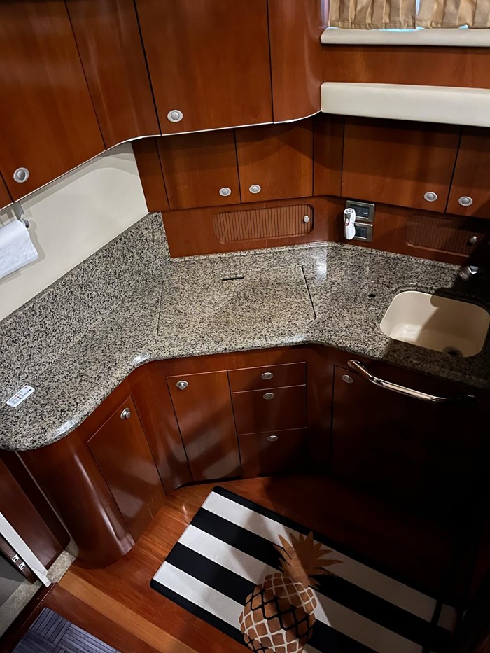 2005 Sea Ray 390 Motor Yacht Photo 33 sur 42