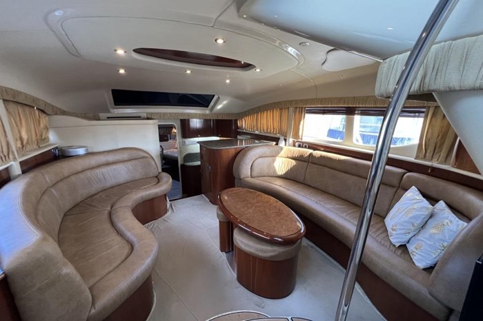 2005 Sea Ray 390 Motor Yacht Photo 18 sur 42
