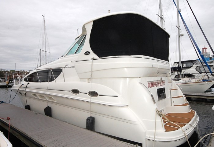 2005 Sea Ray 390 Motor Yacht Photo 3 sur 42