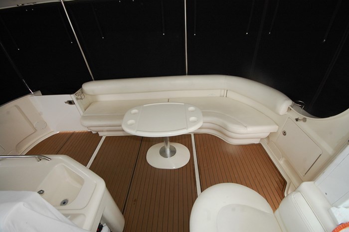 2005 Sea Ray 390 Motor Yacht Photo 40 sur 42