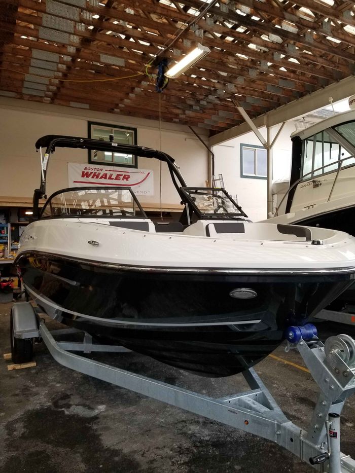 2022 Bayliner VR5 Photo 2 sur 12