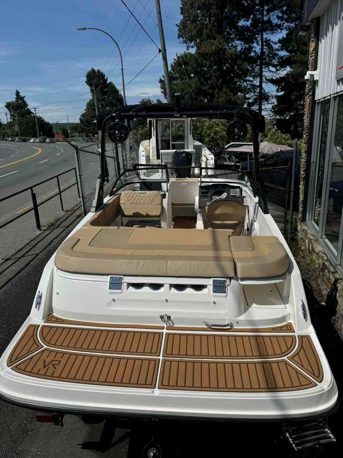 2022 Bayliner VR5 Photo 6 sur 12