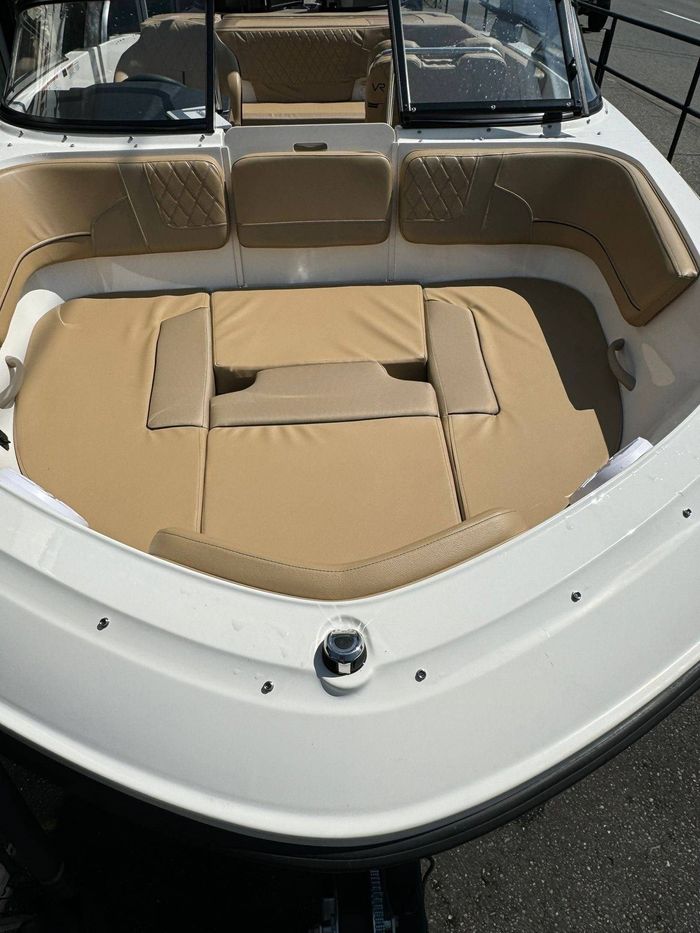 2022 Bayliner VR5 Photo 8 sur 12