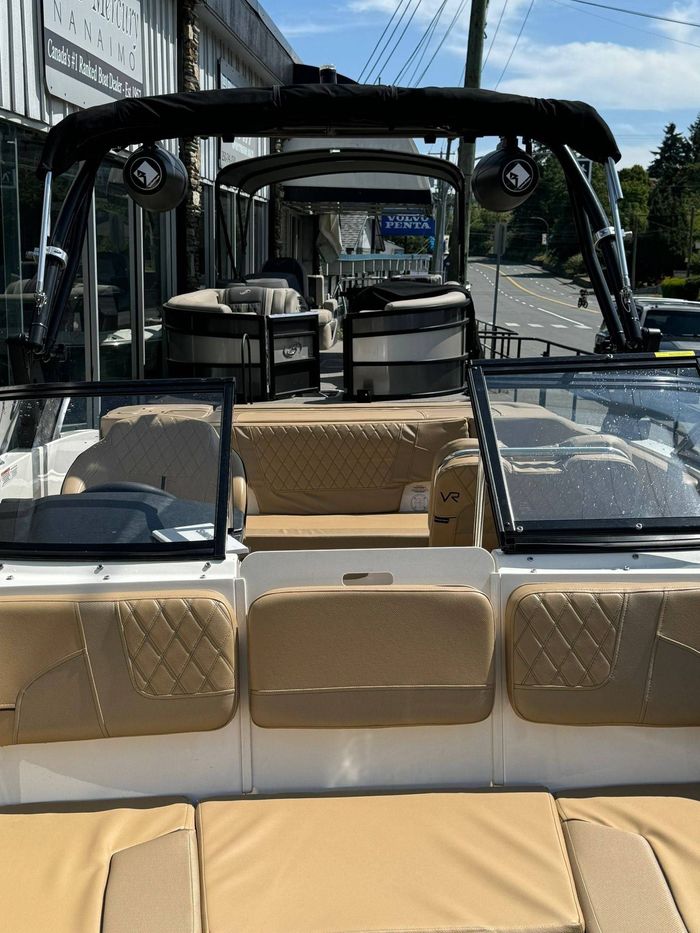 2022 Bayliner VR5 Photo 9 sur 12