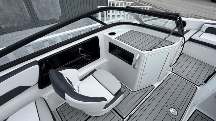 2025 Yamaha 195S Mist Grey Photo 6 of 8