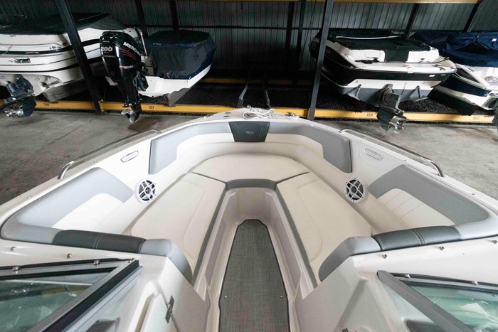 2022 Chaparral 23 SSi Photo 7 sur 15