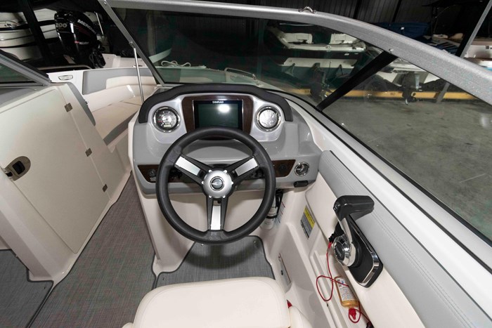 2022 Chaparral 23 SSi Photo 10 sur 15