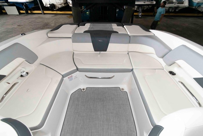 2022 Chaparral 23 SSi Photo 12 sur 15