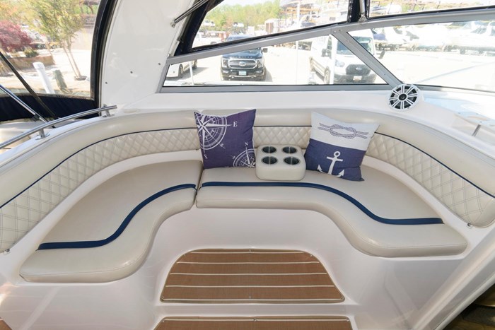 2004 Rinker Fiesta Vee 312 Photo 9 sur 24