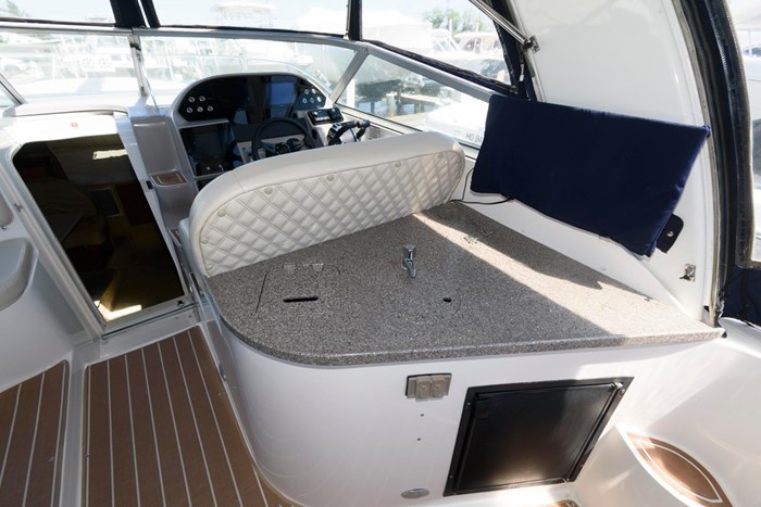 2004 Rinker Fiesta Vee 312 Photo 16 sur 24