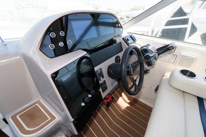 2004 Rinker Fiesta Vee 312 Photo 11 sur 24