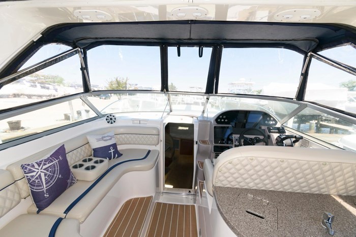 2004 Rinker Fiesta Vee 312 Photo 8 sur 24