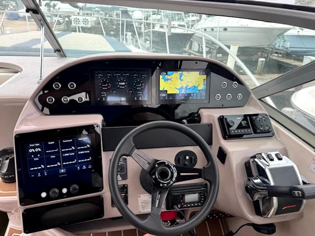 2004 Rinker Fiesta Vee 312 Photo 12 sur 24