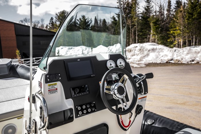 2025 Zodiac MEDLINE 6.8 Photo 17 sur 32
