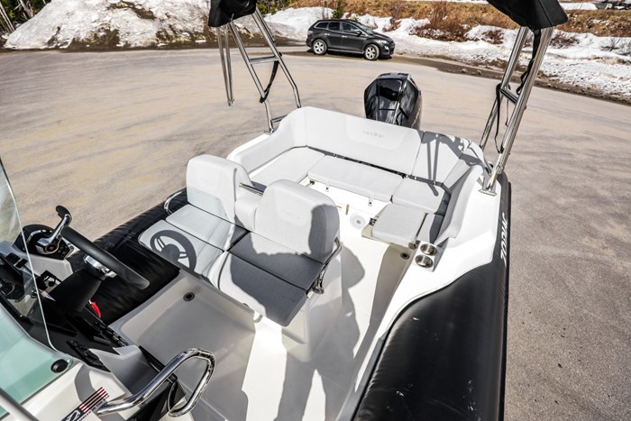 2025 Zodiac MEDLINE 6.8 Photo 15 sur 32