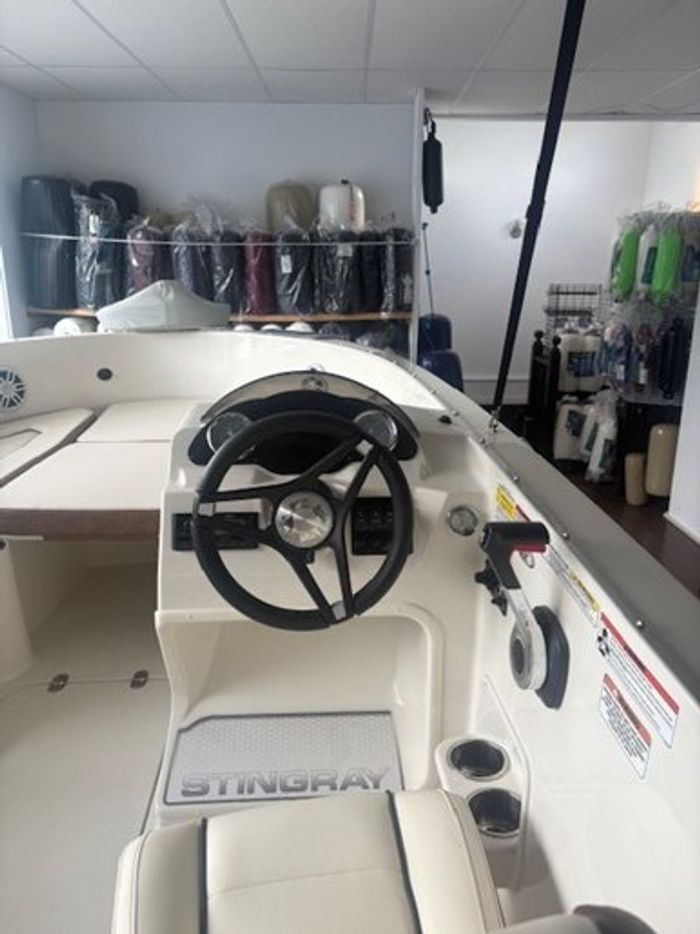 2024 STINGRAY 172SC Photo 2 sur 8