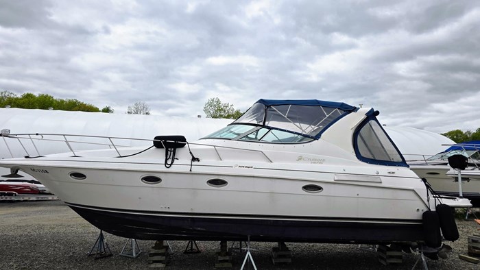 1999 Cruisers Yachts 3375 Esprit Photo 1 sur 40