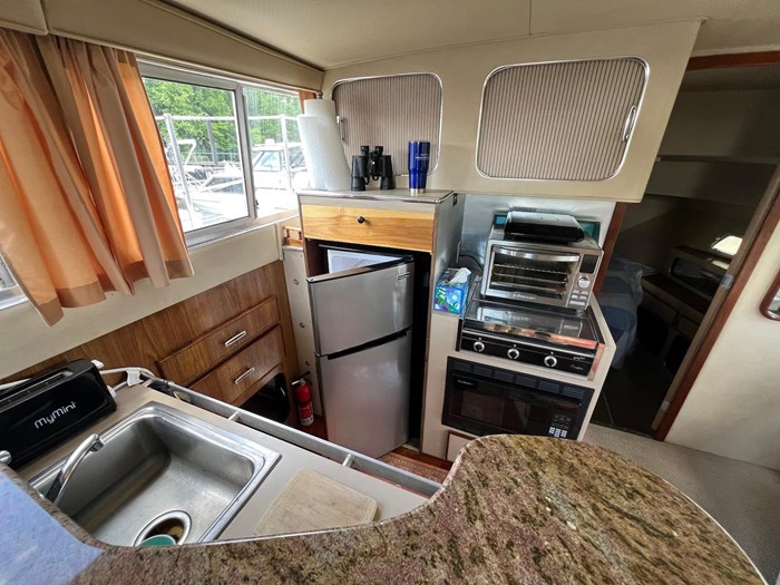 1986 Chris-Craft 381 Catalina Photo 13 sur 30