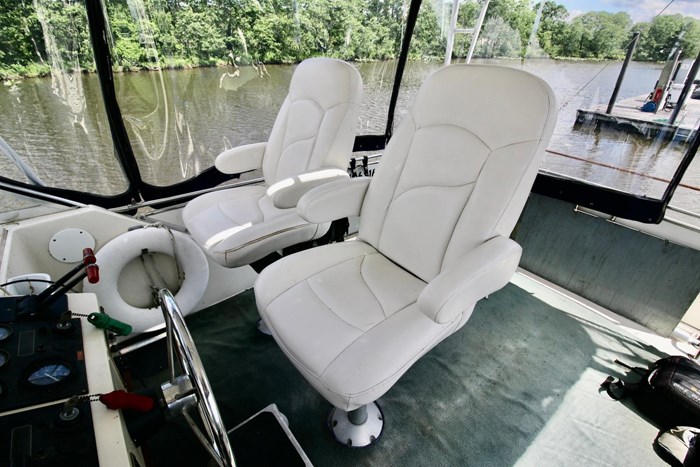 1986 Chris-Craft 381 Catalina Photo 7 sur 30
