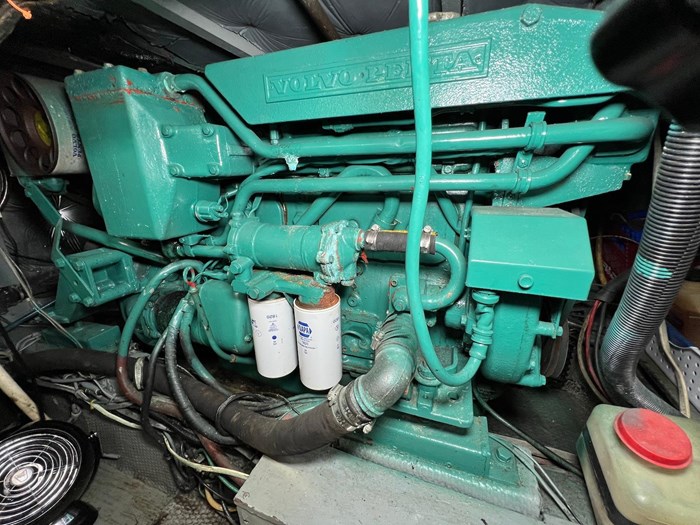 1986 Chris-Craft 381 Catalina Photo 26 sur 30