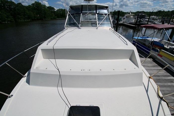 1986 Chris-Craft 381 Catalina Photo 9 sur 30