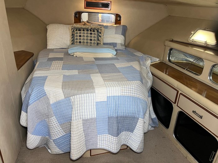 1986 Chris-Craft 381 Catalina Photo 22 sur 30