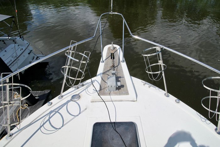1986 Chris-Craft 381 Catalina Photo 10 sur 30