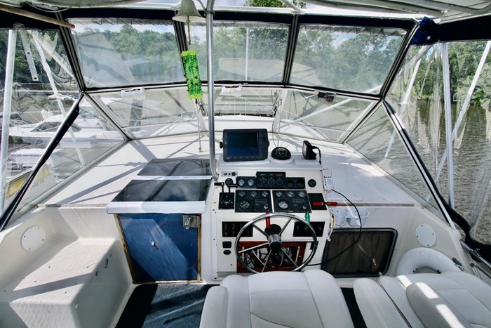 1986 Chris-Craft 381 Catalina Photo 4 sur 30