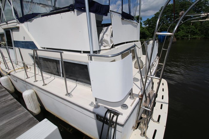 1986 Chris-Craft 381 Catalina Photo 5 sur 30