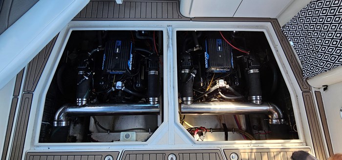 1989 Cruisers Yachts 3670 Esprit Photo 13 sur 15