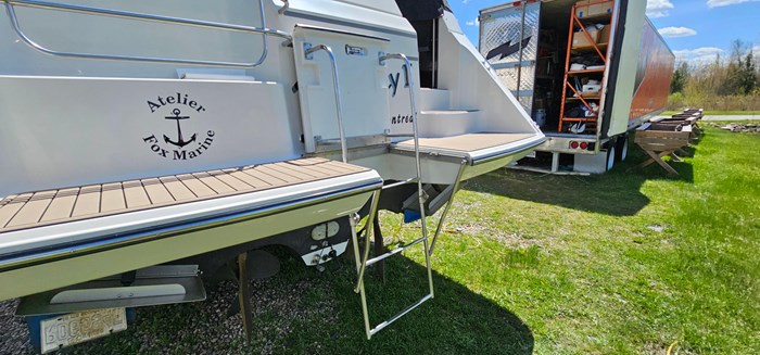 1989 Cruisers Yachts 3670 Esprit Photo 2 sur 15