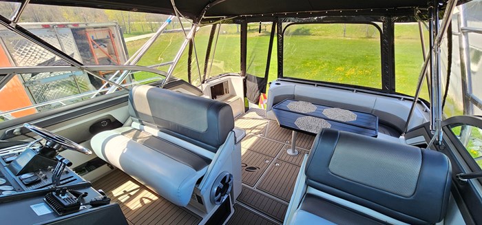 1989 Cruisers Yachts 3670 Esprit Photo 12 sur 15