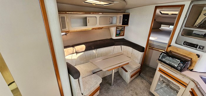 1989 Cruisers Yachts 3670 Esprit Photo 6 sur 15