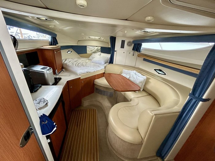2007 Bayliner 305 SB Photo 17 sur 26