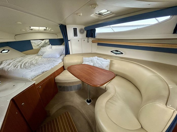 2007 Bayliner 305 SB Photo 18 sur 26