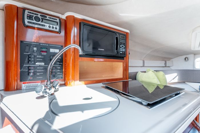 2008 Sea Ray Sundancer 240 Photo 10 of 13