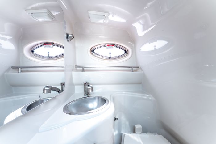 2008 Sea Ray Sundancer 240 Photo 13 of 13