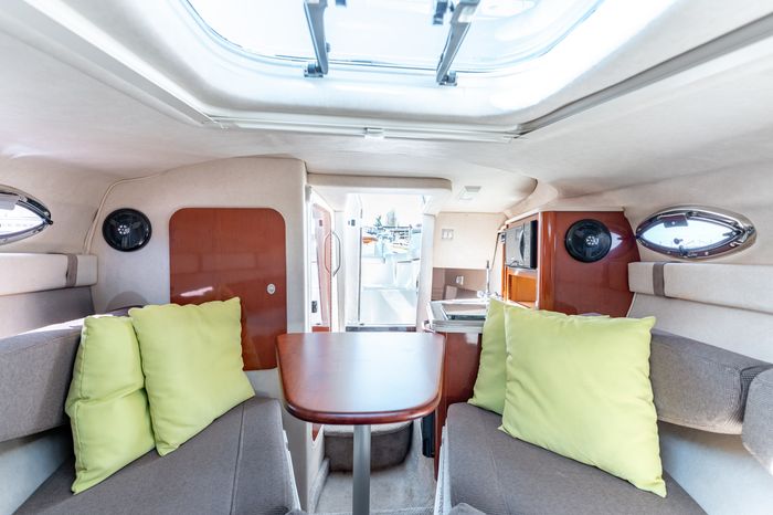 2008 Sea Ray Sundancer 240 Photo 12 of 13