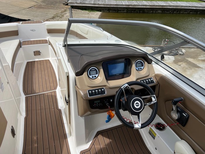 2016 Chaparral 250 Suncoast Photo 6 of 26
