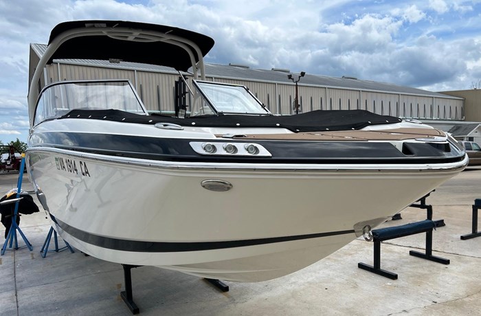 2016 Chaparral 250 Suncoast Photo 2 of 26