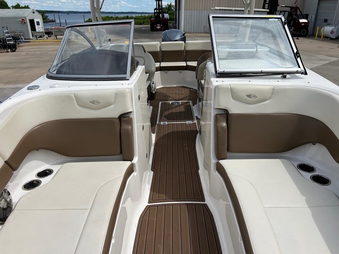 2016 Chaparral 250 Suncoast Photo 7 of 26